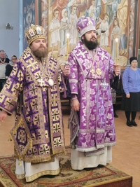 Епископ Бирский Спиридон и епископ Нефтекамский Митрофан совершили всенощное бдение в Бирском кафедральном соборе