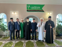 Епископ Митрофан в праздник Ураза-байрам посетил Соборную мечеть в г. Янаул