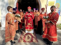 Епископ Митрофан встретил прибывший в Нефтекамск Благодатный огонь